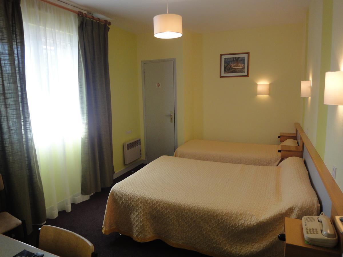 Hotel Restaurant La Grenouillere Vitré Zewnętrze zdjęcie